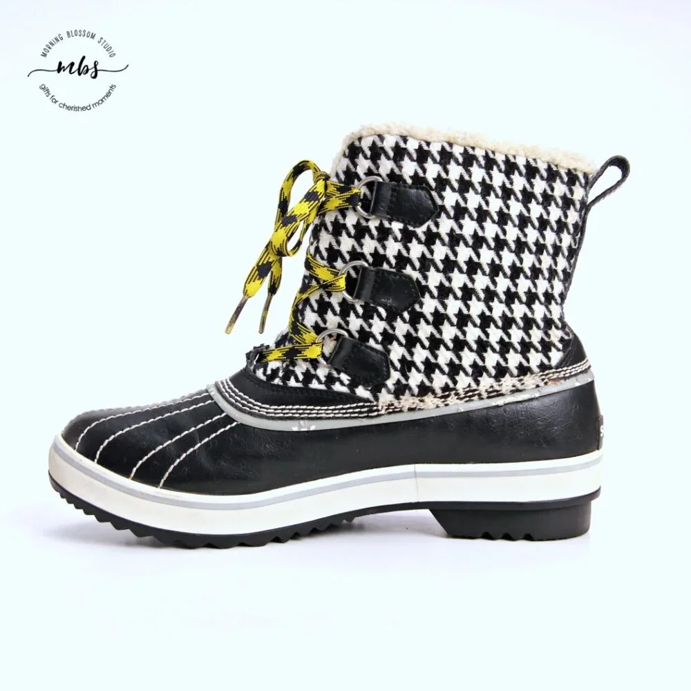 Sorel Tivoli Houndstooth Boots Black White Women 10